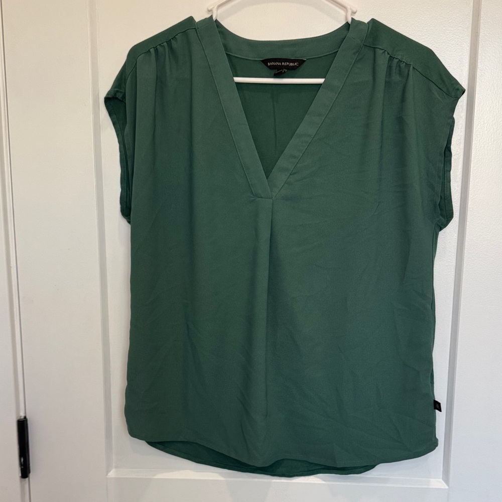 Banana Republic Green V-Neck Blouse